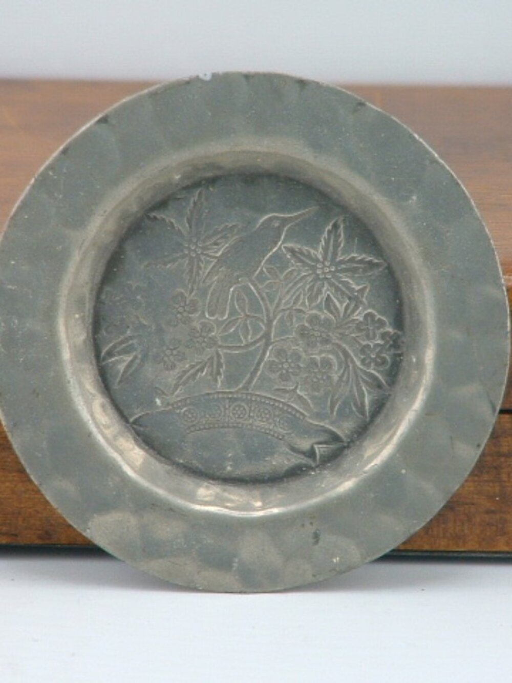 Pre-Owned Vintage Small Metal Humming Bird Ashtray